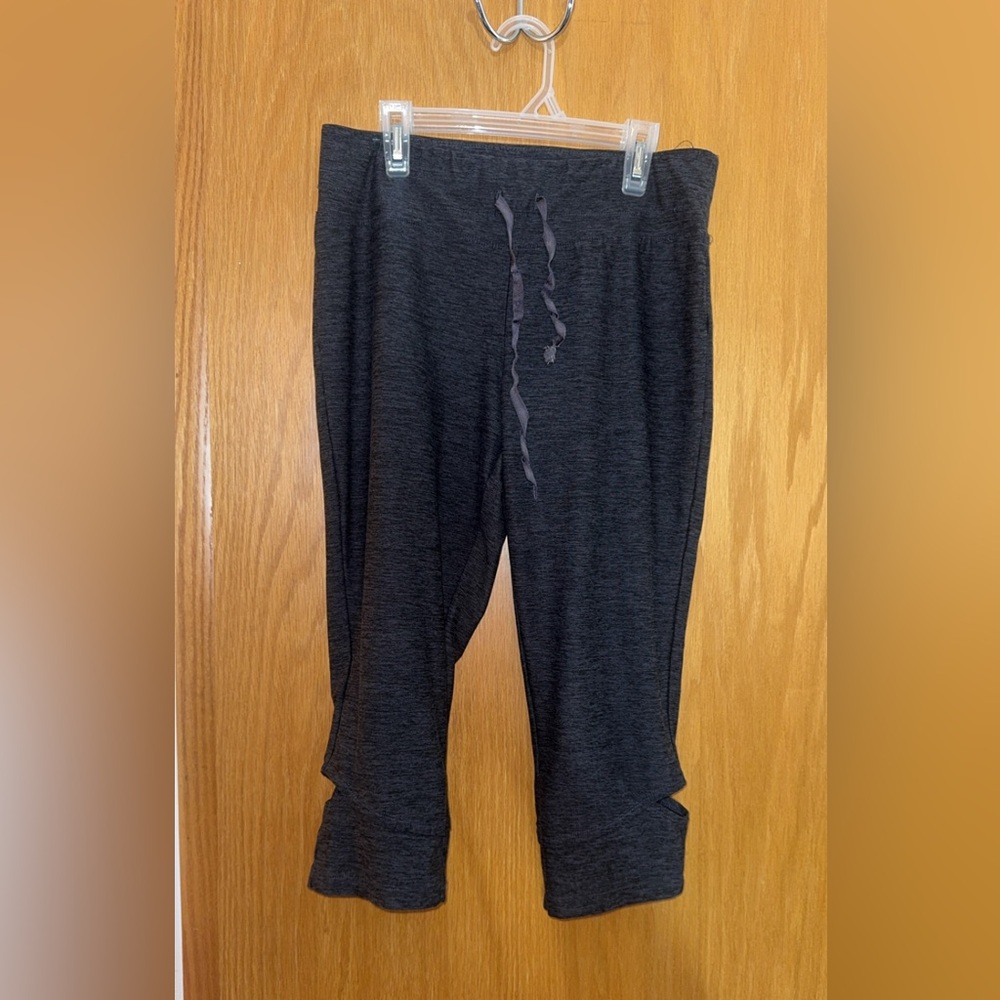 Women’s Athletic Capri’s